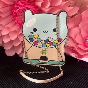 Súper Cute Kitty Bag, crossbody with Gold hardware.